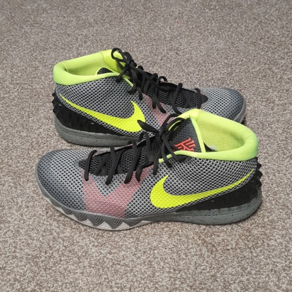 Nike Kyrie 1 "Wolf Grey" Basketball Sneakers Size 15 US Men